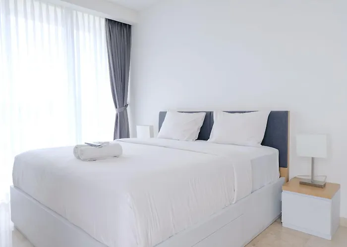 Best Deal Studio Room With Private Jaccuzi At Art Deco Apartment By Travelio